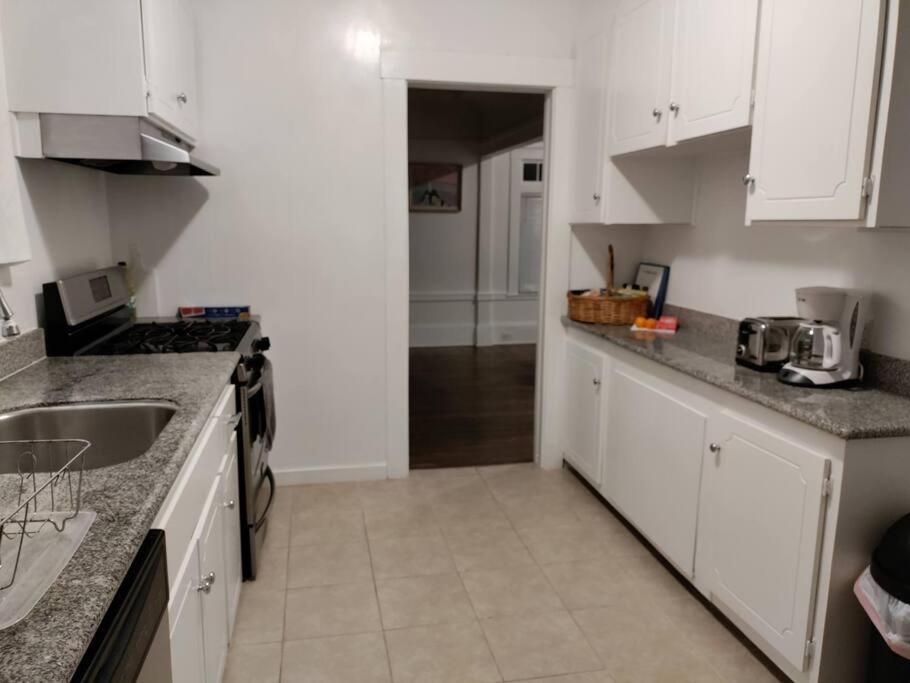Sunny Sf Home, Quiet, Convenient W/parking *